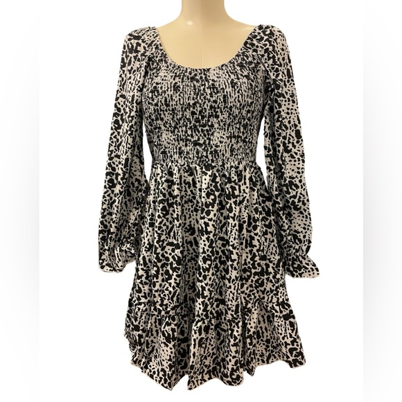 Romantic black & white animal print smocked long sleeve flowy tiered minidress - Picture 12 of 12